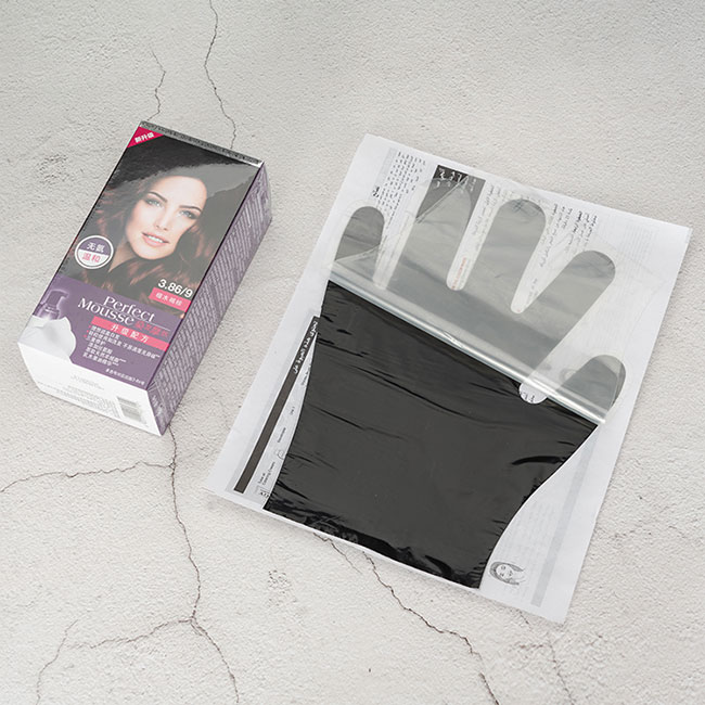 Disposable Pe Gloves on Hair Dye Instruction for Diy Hair Color